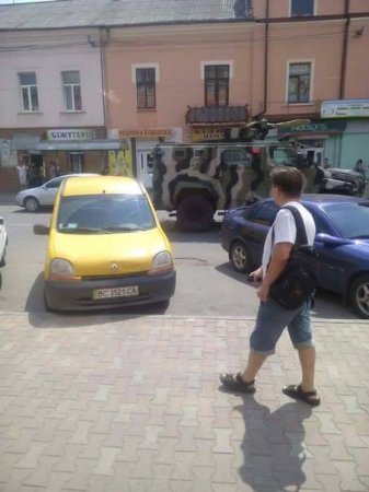 Продолжение следует: на Мукачево выдвинулась уже третья колонна бронетехники ( ФОТО, ВИДЕО)