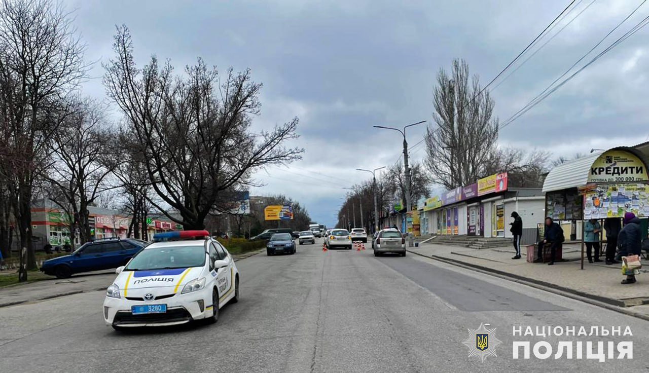 У Запоріжжі в наслідок ДТП загинула літня жінка та травмовано малолітню дитину: поліція встановлює обставини